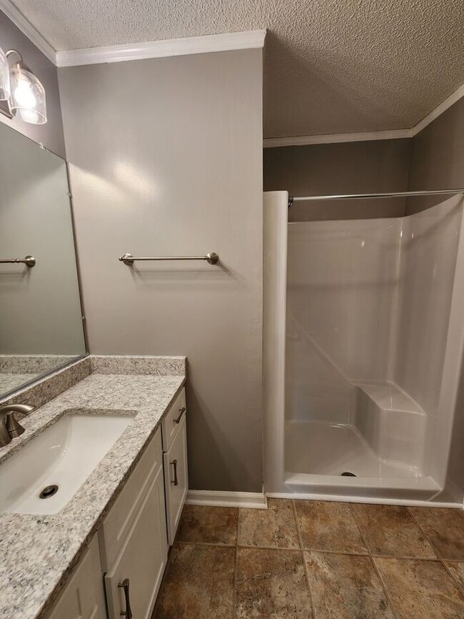 Building Photo - Asheville Condo Rental -Cloister Condominium