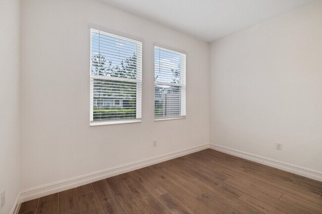 Building Photo - Estancia 3-Bed Retreat in Wesley Chapel wi...