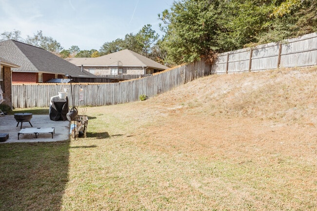 Building Photo - 641 Territory Ln