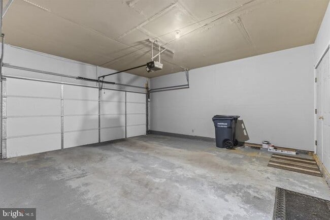 Building Photo - 46212 Walpole Terrace