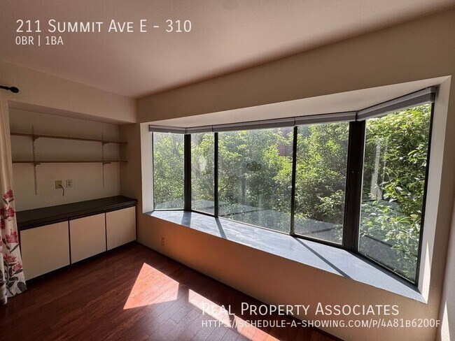 Building Photo - 211 Summit Ave E