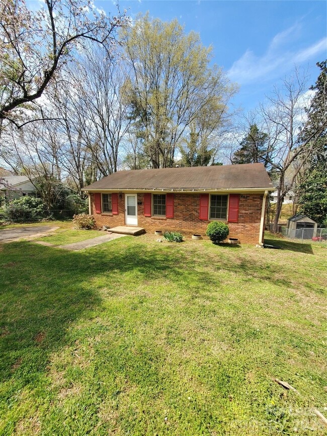 Building Photo - 1122 Rolling Ln