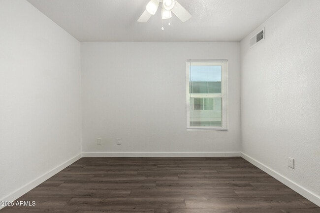 Building Photo - 1822 N 32nd St