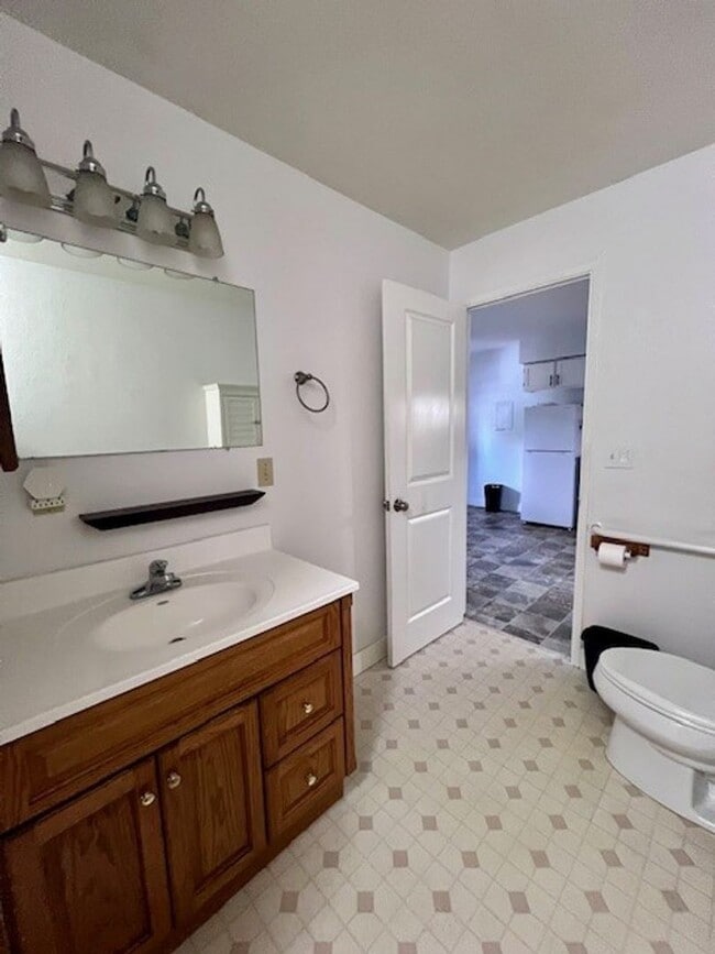 Building Photo - Cute 1 Bd 1 Ba Duplex in Beautiful Blaine!