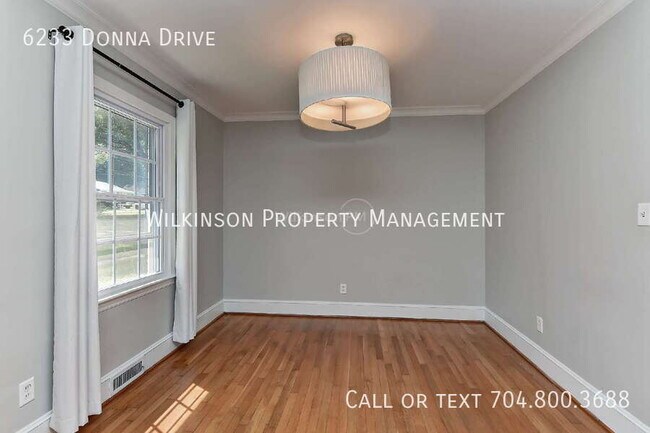 Building Photo - 6233 Donna Dr