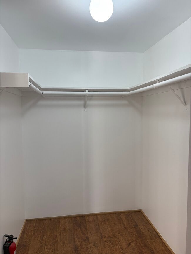 Building Photo - 853 27th St