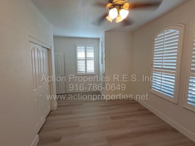 Building Photo - Action Properties R.E.S. Inc. Offering Beautiful Highland Park Single Story 3 Car, 4 Bedroom, Gar...