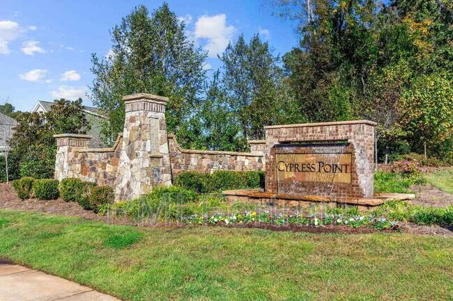 Building Photo - 310 Bulrush Rd