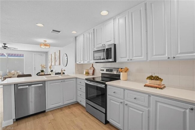 Building Photo - 14662 Escalante Way