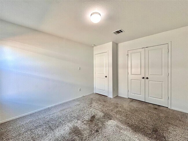 Building Photo - 124 Bronco Billy Dr