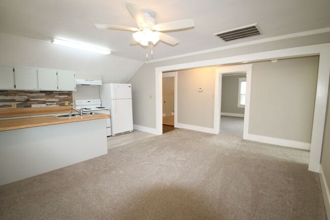 Building Photo - Exclusively Offered by Muse Realty LLC