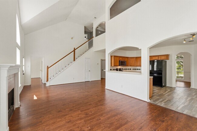 Building Photo - 9322 Eaglewood Glen Tr