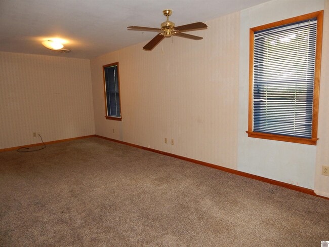 Building Photo - 2216 Dyke Rd