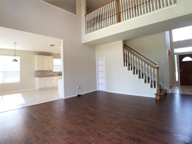 Building Photo - 6323 Sunset Cove Ln