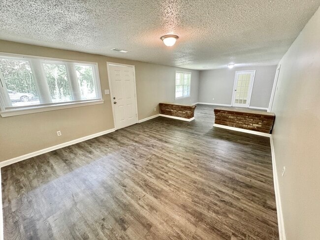 Primary Photo - 791 Eyers Rd