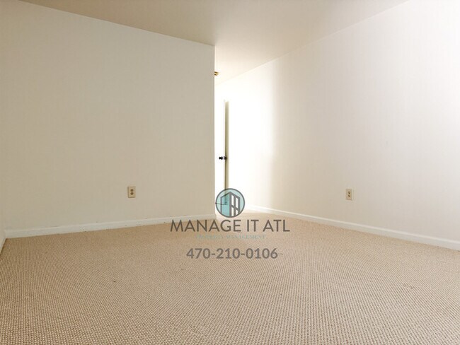Building Photo - 2 bedroom condo in Atlanta in gated community