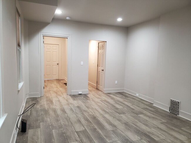 Building Photo - 134 E Lemon St