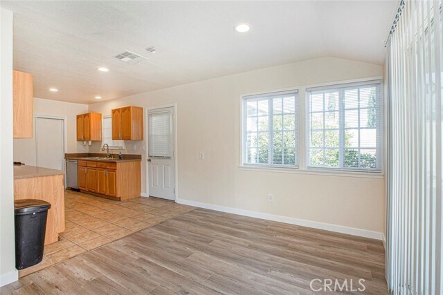 Building Photo - 7820 Lasaine Ave