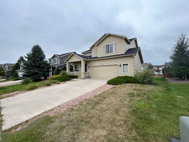 Building Photo - 4 Bed 3.5 Bath
