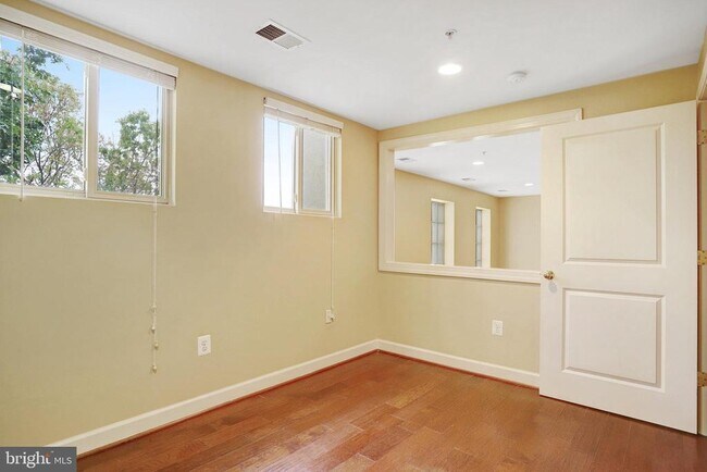 Building Photo - 5401 9th St NW