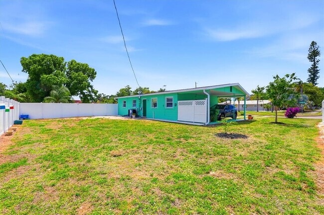 Building Photo - 723 S Brink Ave