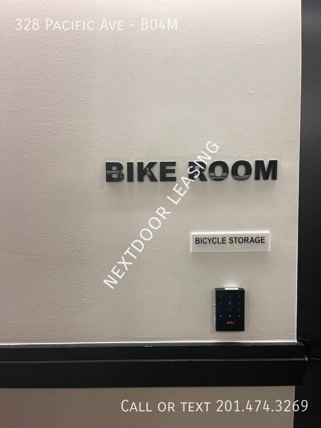 Building Photo - 328 Pacific Ave