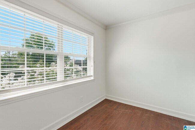 Building Photo - 3127 Lancaster Ct