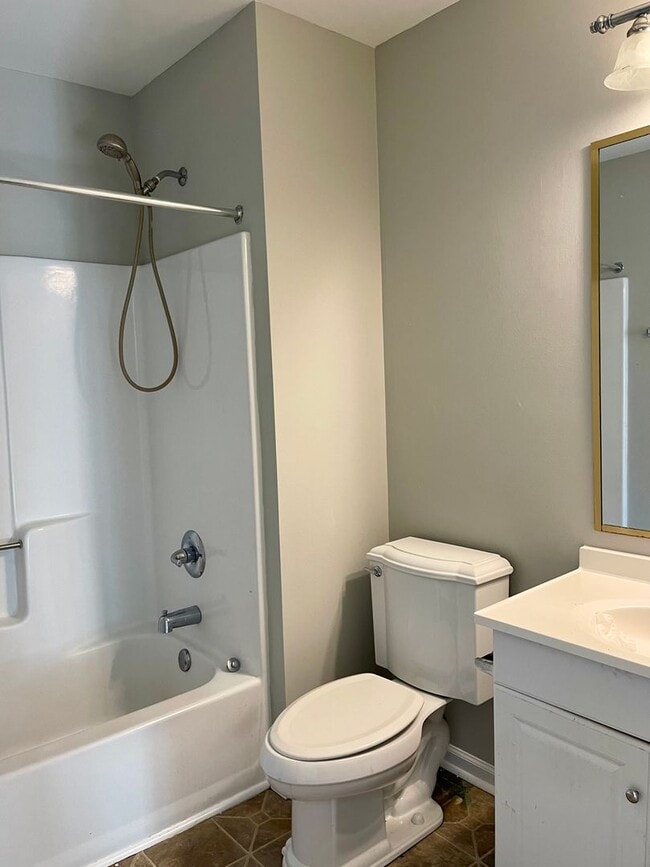 Building Photo - Rare 3 Bed/2 Bath Duplex With Attached Garage in Lovely College Park!