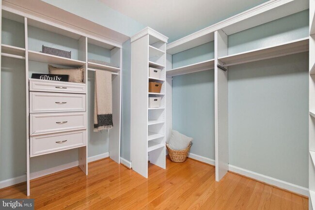 Building Photo - 7996 Reserve Way