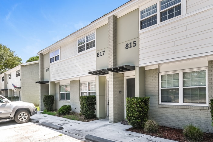 Building Photo - 817 Von Kolnitz Rd