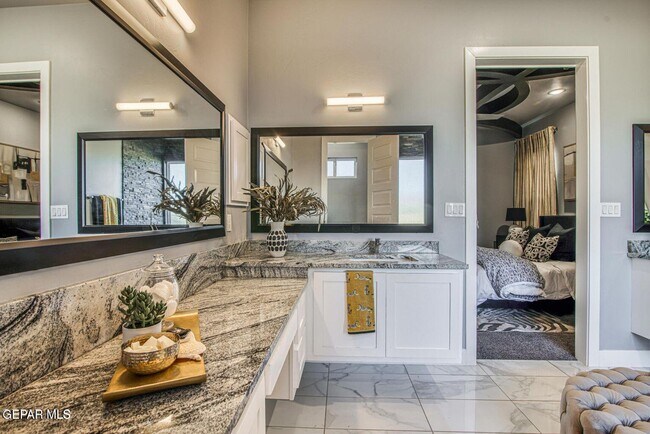 Building Photo - 6716 Rio Haciendas