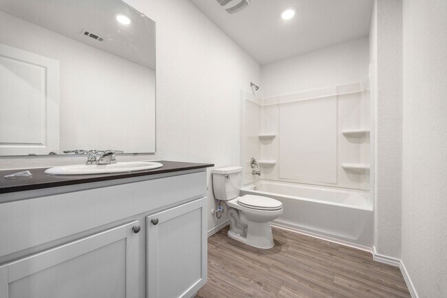 Building Photo - Charming 4BR/2BA in St. Hedwig – Open Floor Plan & Private Backyard