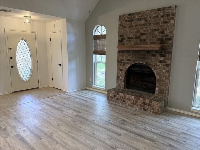 Building Photo - 3412 Timberline Dr