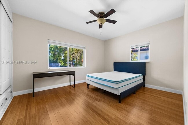 Building Photo - 404 N Shore Dr