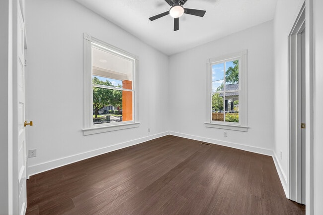 Building Photo - 2807 Beacon Ave