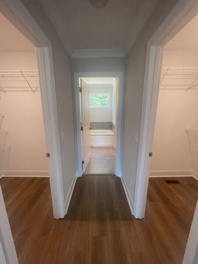 Building Photo - Ooltewah Rental 3 Bedrooms + Full Finished Basement