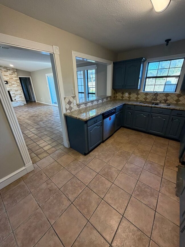 Building Photo - COMING SOON - 4 Bedroom, 2 Bathroom Home for Rent!