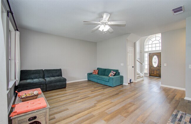 Building Photo - 6522 Everhill Cir