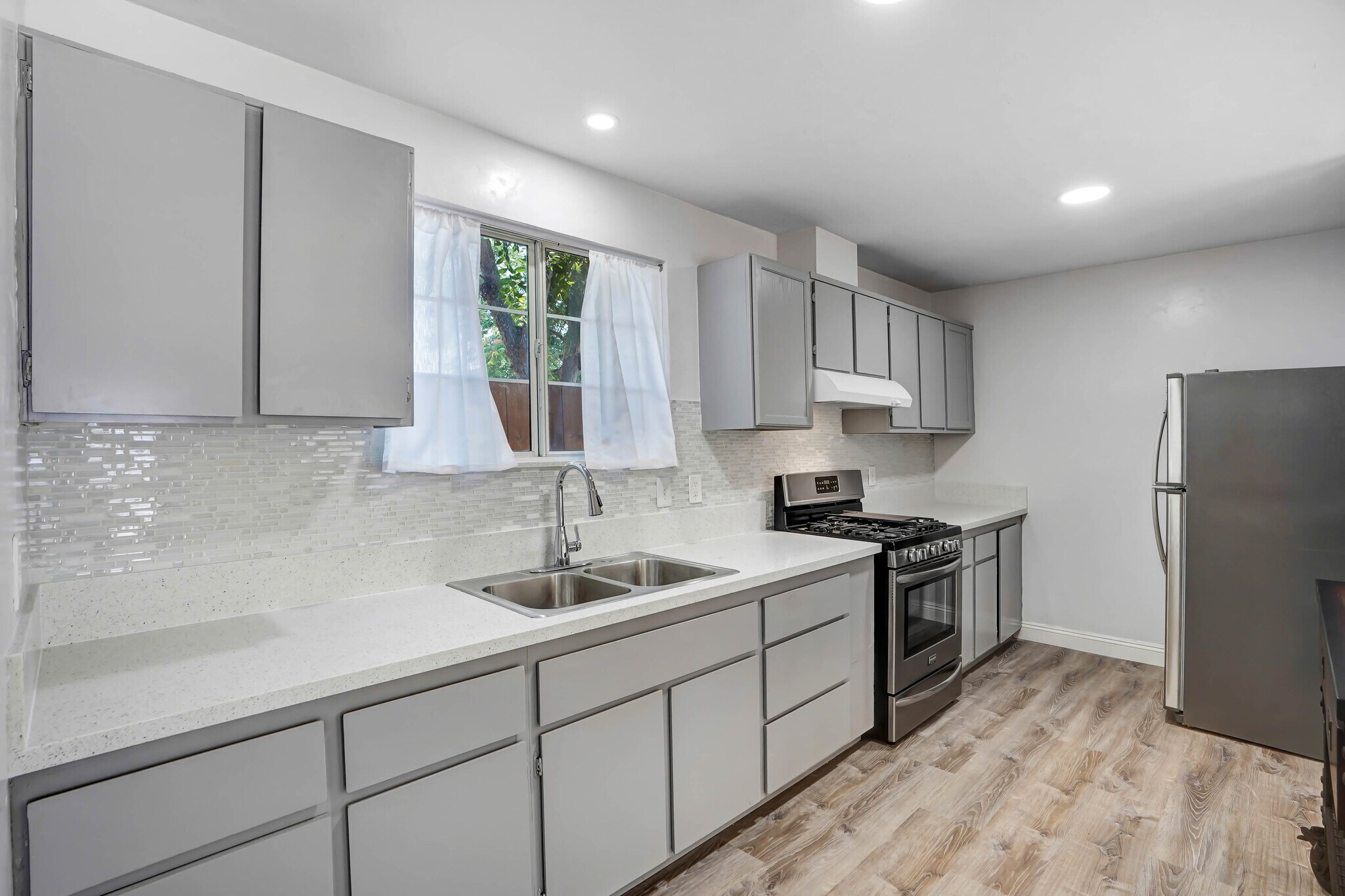 Granite Counter Tops - 1426 15th St