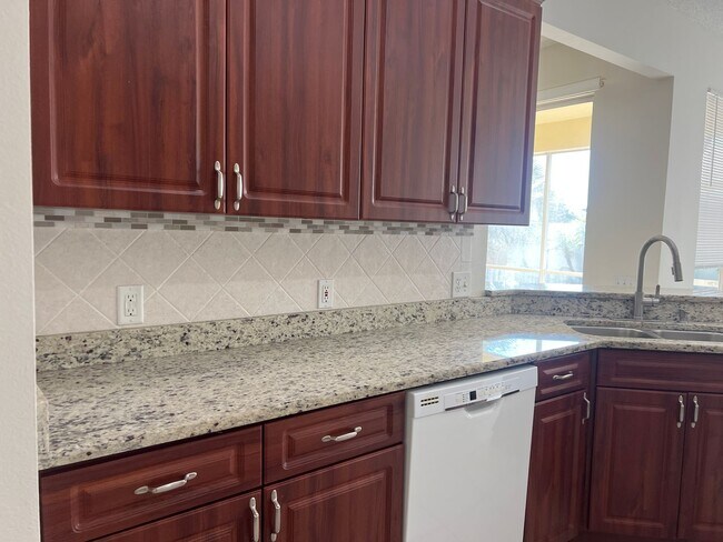 Building Photo - Welcome to your new home in beautiful Venice, Fl!  2 Bedroom 2 Bath w/ Den