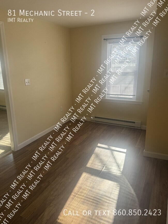 Building Photo - 81 Mechanic St