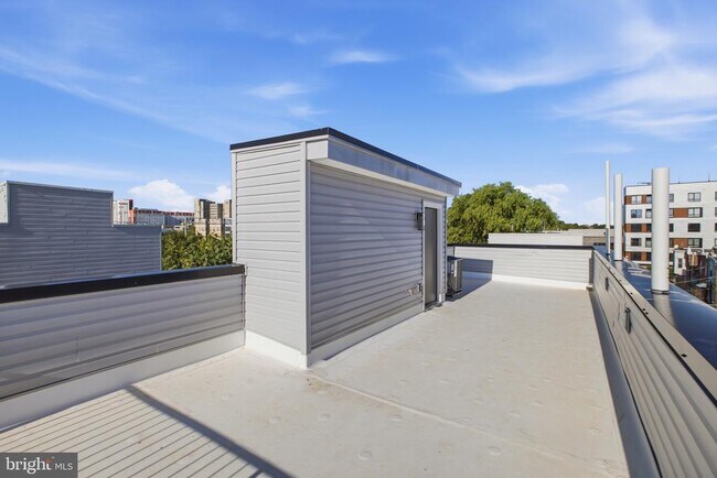 Building Photo - 2126 N Percy St