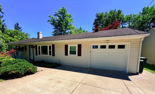 Building Photo - 581 Austin Smith Dr