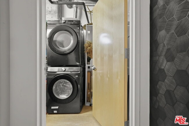 Building Photo - 1111 S Grand Ave