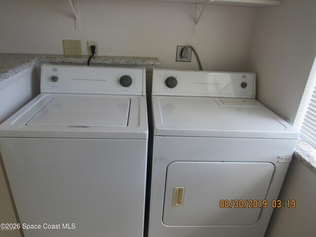 Building Photo - 500 Catalina Rd