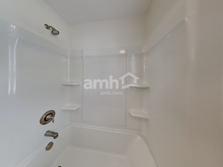 Building Photo - 326 Golucke Way