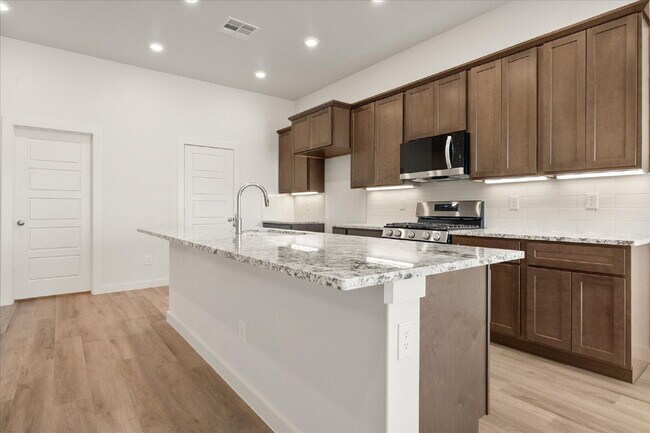 Building Photo - Beautiful New Build Home in Cypress Ranch!