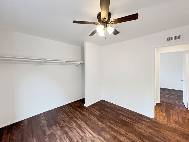 Building Photo - Charming 3B/2BA Home in Bay Terraces W/ W/D, A/C, Fireplace, Covered Patio, and Large Backyard!