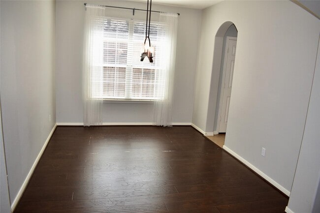 Building Photo - 21559 Kings Bend Dr