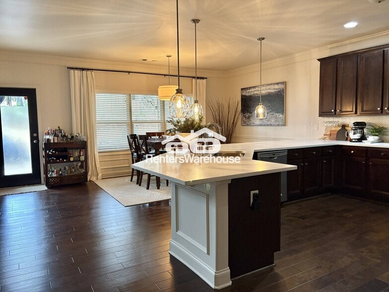 Building Photo - 4581 River Hill Cir